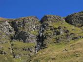 56 la cascata sopra il rifugio